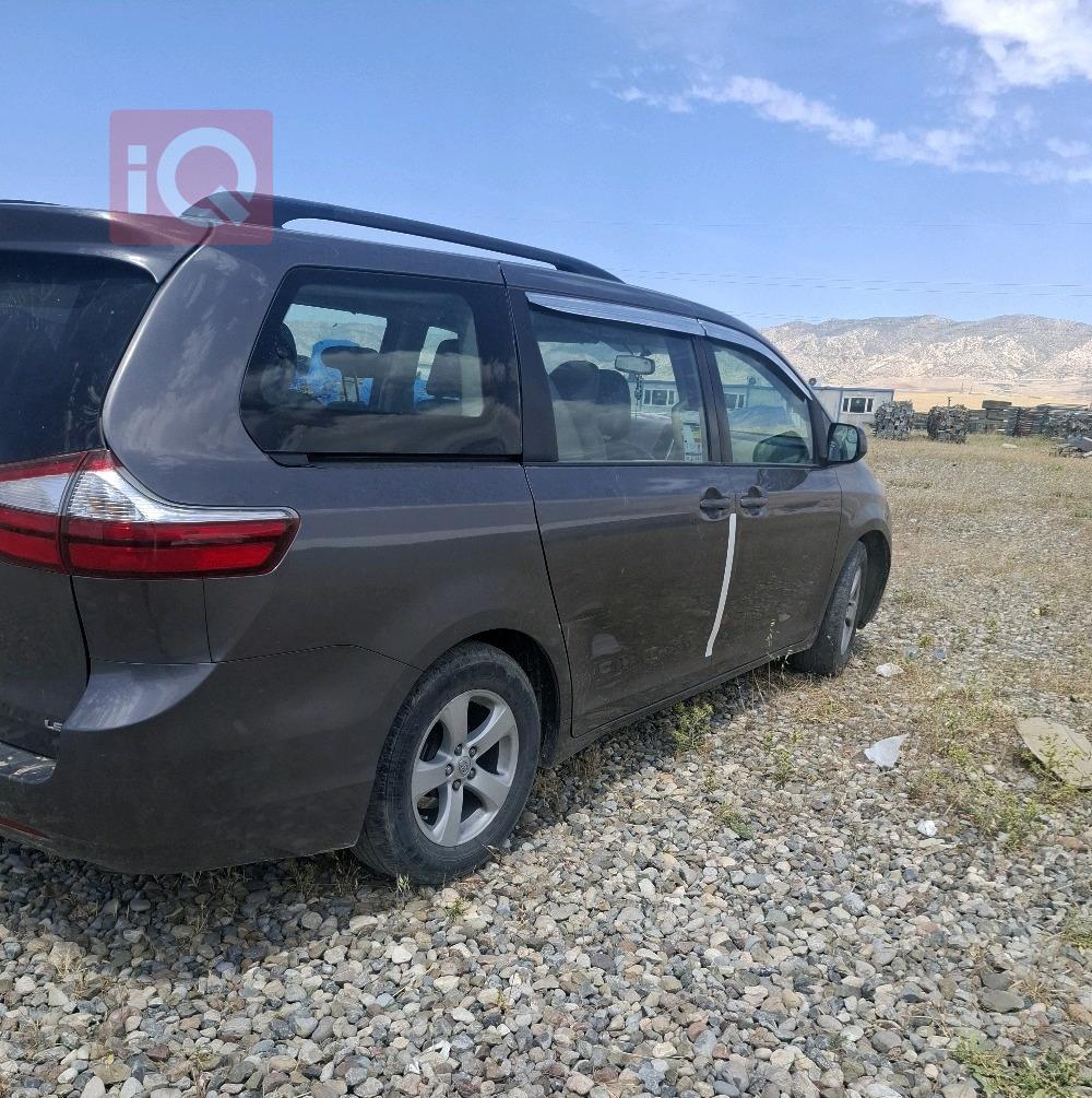 تويوتا سيينا